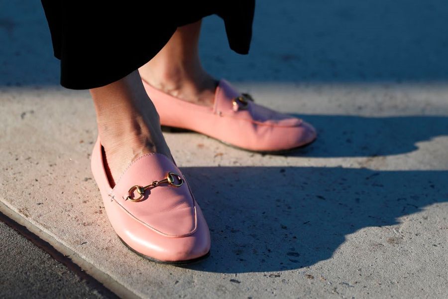 pudrowo różowe mokasyny Gucci