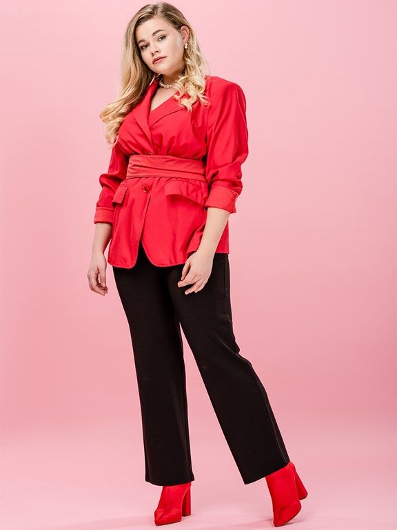 marynarka z paskiem wyszczuplajaca stylizacja plus size