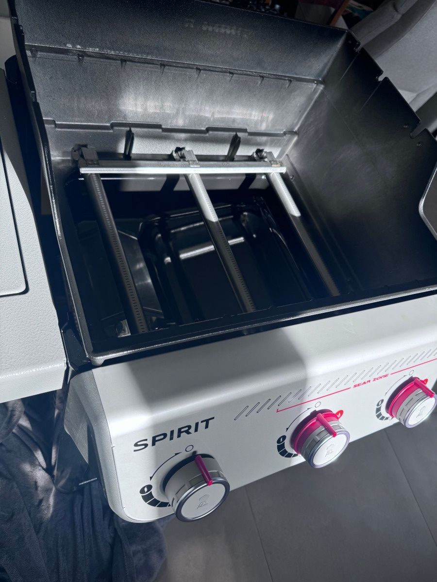 Weber Spirit E-335