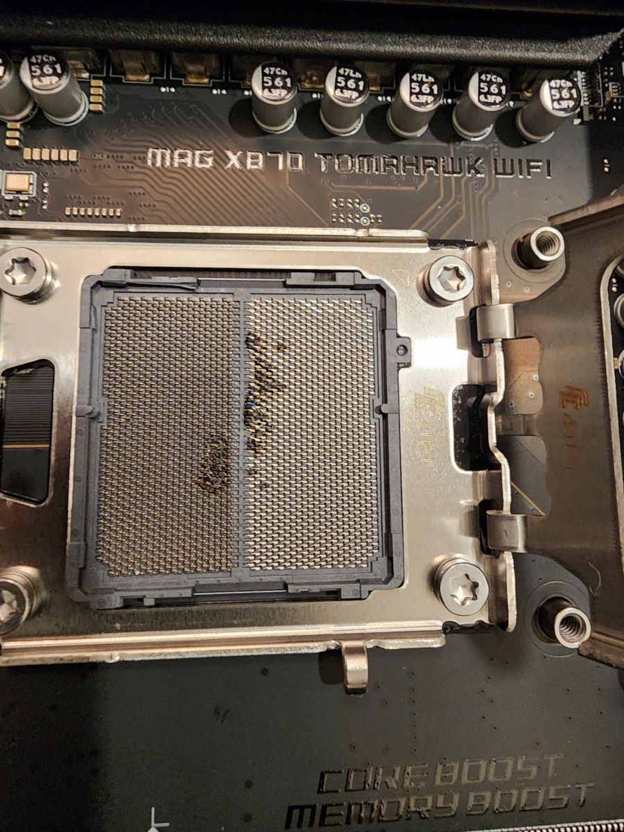 AMD Ryzen 7 9800X3D