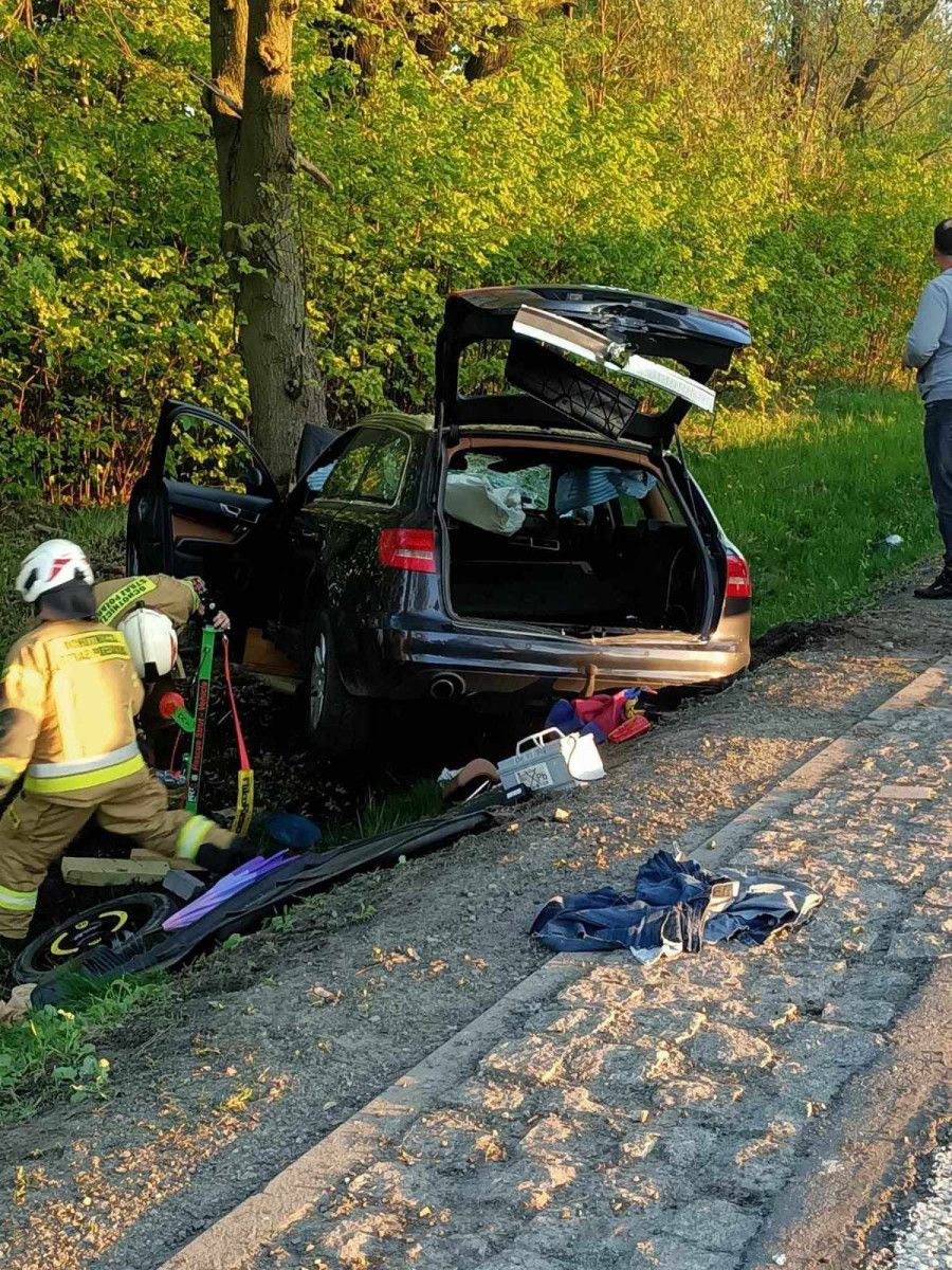 PILNE: Poważny wypadek w Świerczynku - blokada drogi! [ZDJĘCIA]