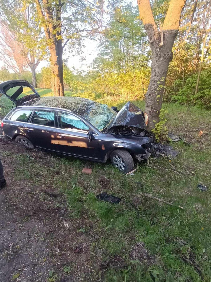 PILNE: Poważny wypadek w Świerczynku - blokada drogi! [ZDJĘCIA]