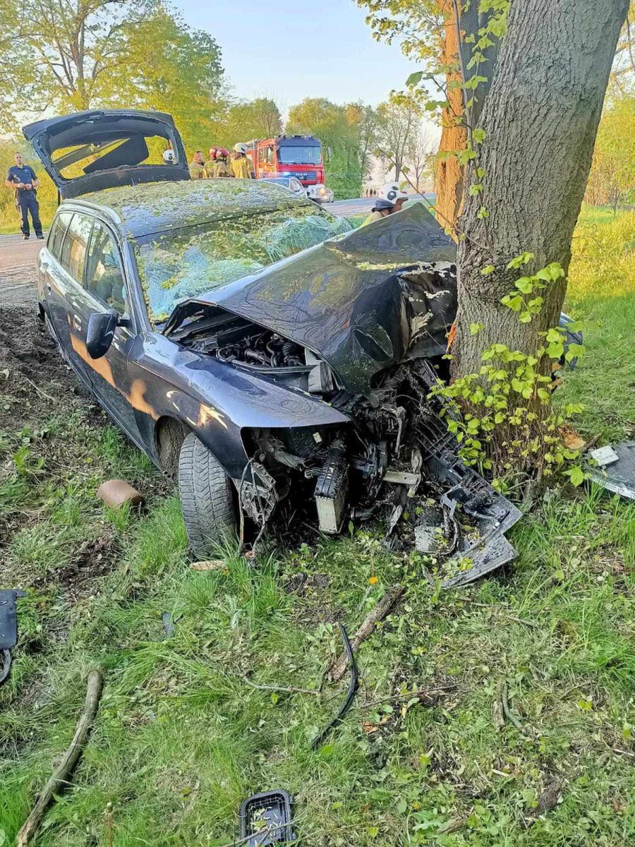 PILNE: Poważny wypadek w Świerczynku - blokada drogi! [ZDJĘCIA]