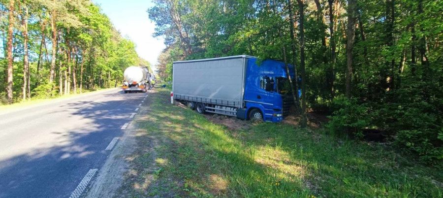 PILNE: Czołowe zderzenie w miejscowości Cieśle - droga całkowicie zablokowana!