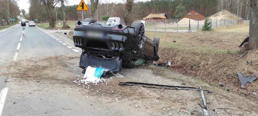 Wyprzedzał pojazdy, inny kierowca też miał taki plan. Utrudnienia w Dobrzykowie do