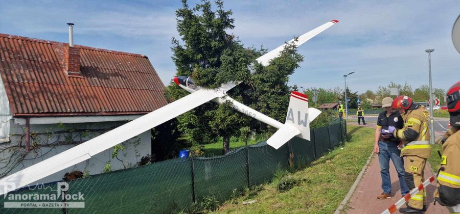 PILNE: SZYBOWIEC SPADŁ NA OGRÓDKI DZIAŁKOWE PRZY UL. BIELSKIEJ [ZDJĘCIA]