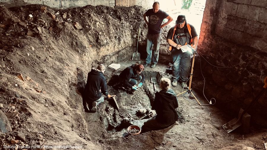 Szczątki czterech osób znalezione w Łęgu Probostwie! [ZDJĘCIA]