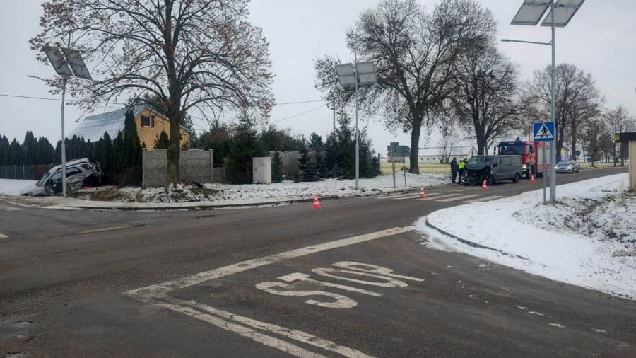 Kierujący nie zatrzymał się i wylądował w rowie