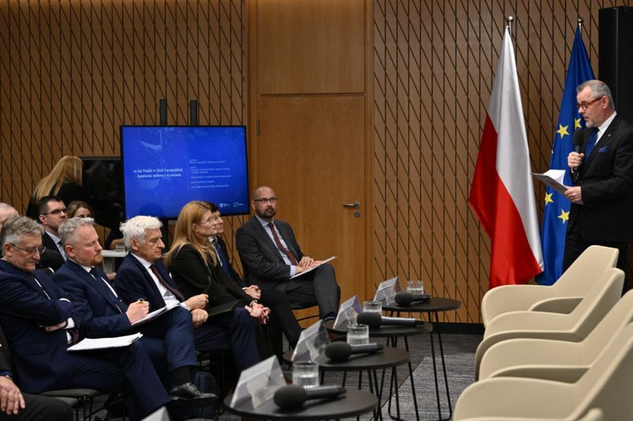 20 lat Polski w UE: świętowanie sukcesów i fundamentalne pytania o przyszłość