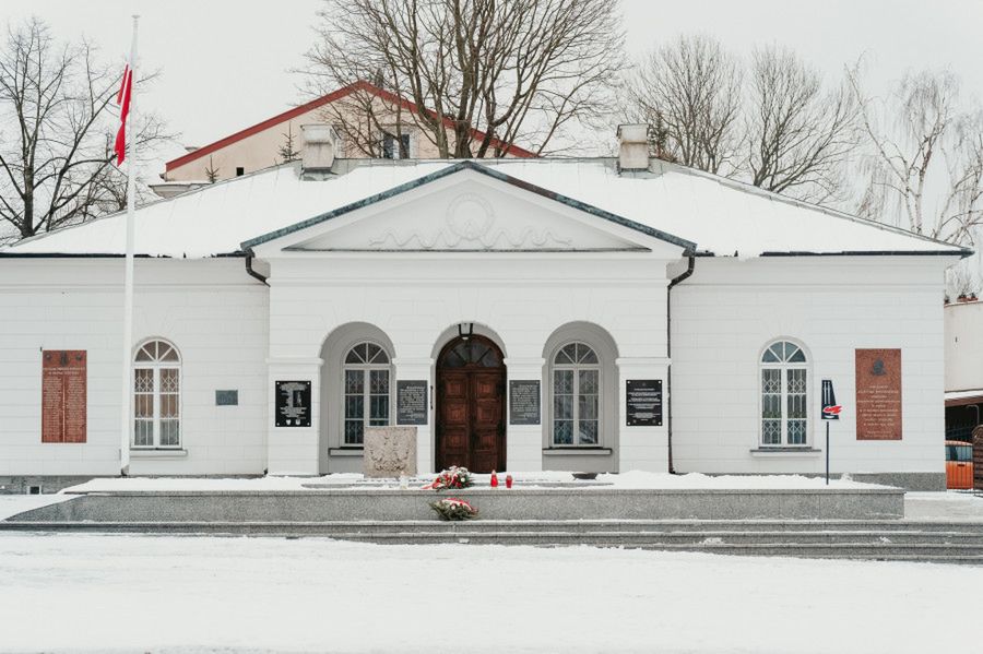 Mija 79 lat od zakończenia działań wojennych w Płocku [Zdjęcia]