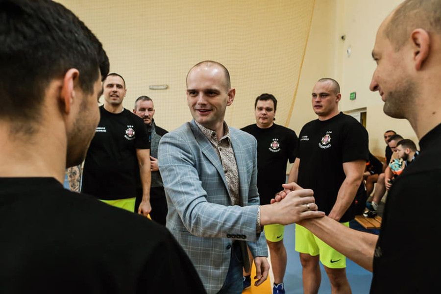 Druhowie Strażacy grali w piłkę dla Hani