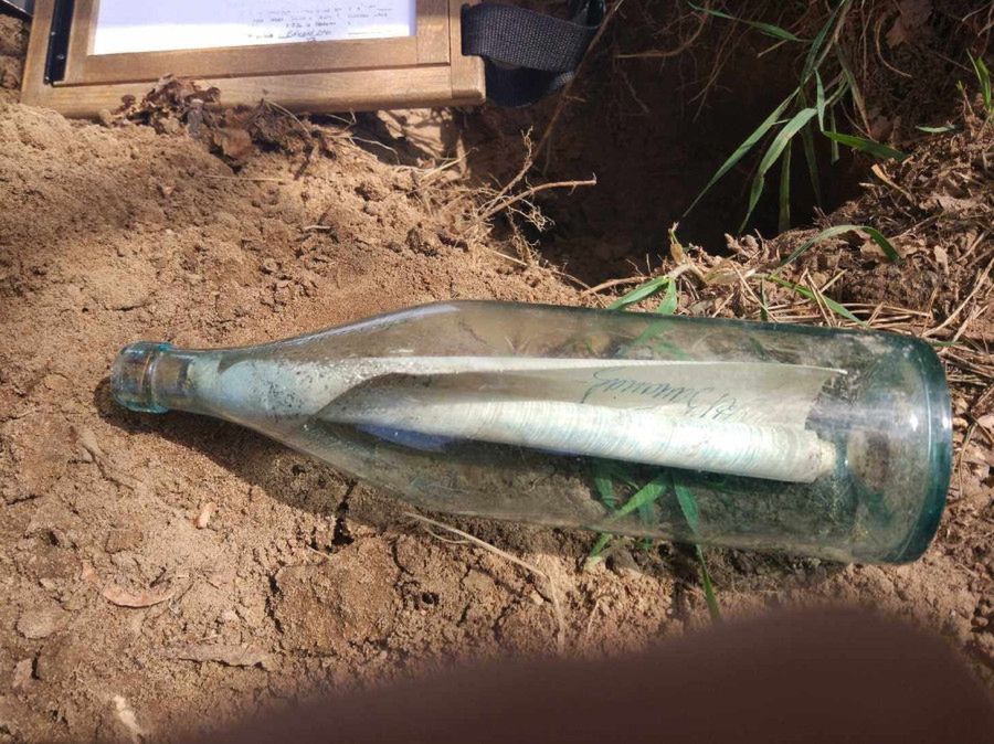 Historia jak z filmu: Leśniczy z Sikorza odnalazł butelkę z listem w środku!