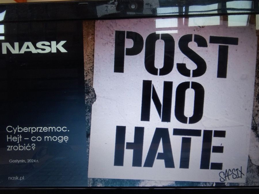 Gostynińscy policjanci i NASK przeprowadzili profilaktyczne lekcje