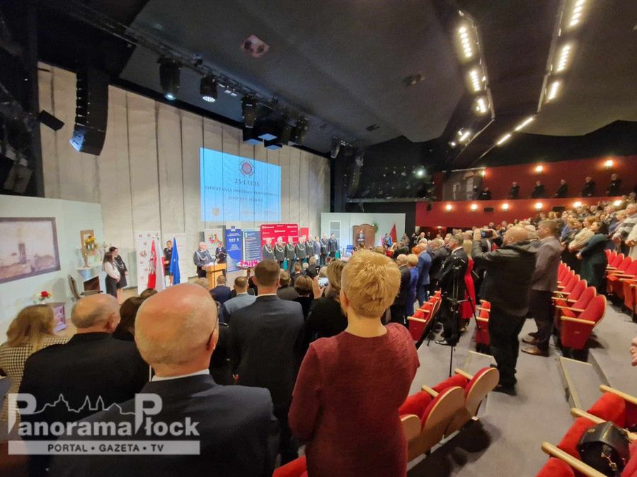 OSP z powiatu płockiego z nowymi wozami dzięki wsparciu UE