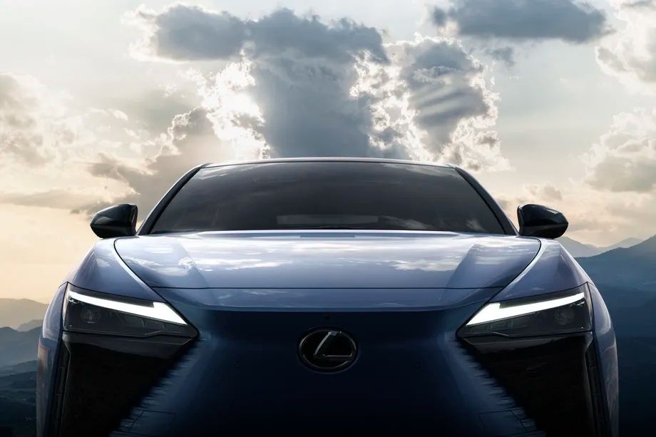 Lexus RZ 450e