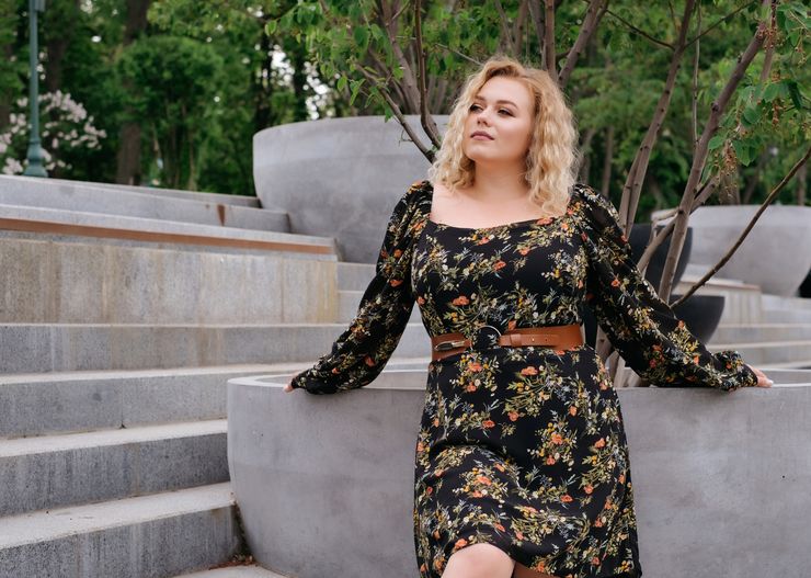 To najmodniejsza sukienka dla puszystych. Idealne modele w Limango, Renee, Bonprix