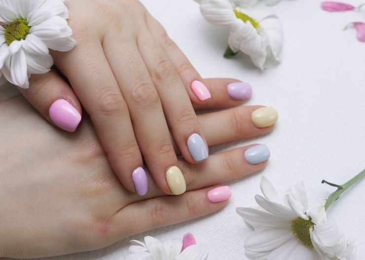 Już wiemy, jakie są modne paznokcie na wiosnę 2024. Pokaż stylistce te pomysły na manicure