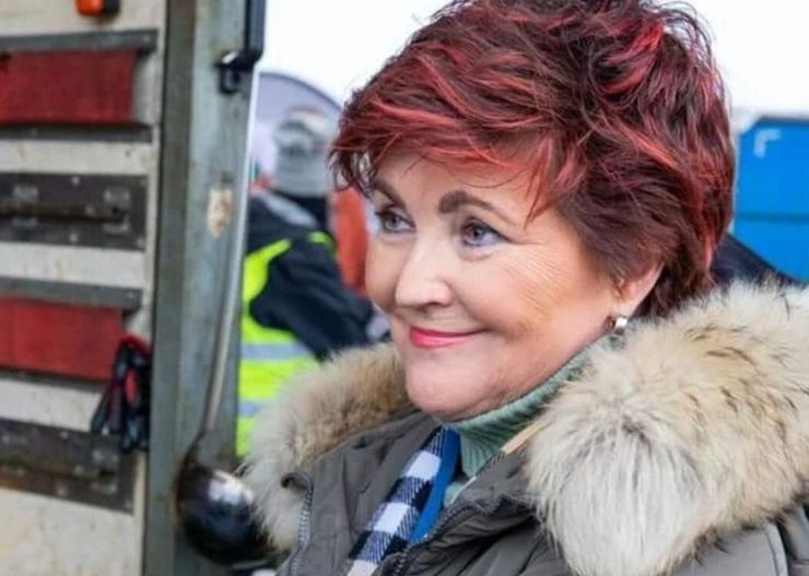 Jolanta Kwaśniewska w czółenkach, o których marzą 60-latki. Podpowiem ci, gdzie je kupić najtaniej