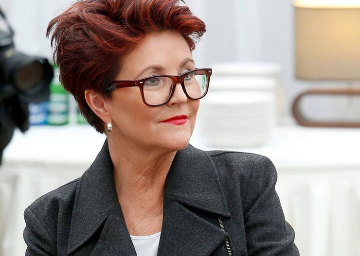 Jolanta Kwaśniewska przyszła do fundacji w takiej sukience. Wzór odejmuje lat