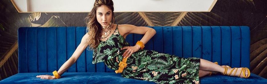 Trend alert: sukienki jungle. Skorzystaj z -20% w Born2be!
