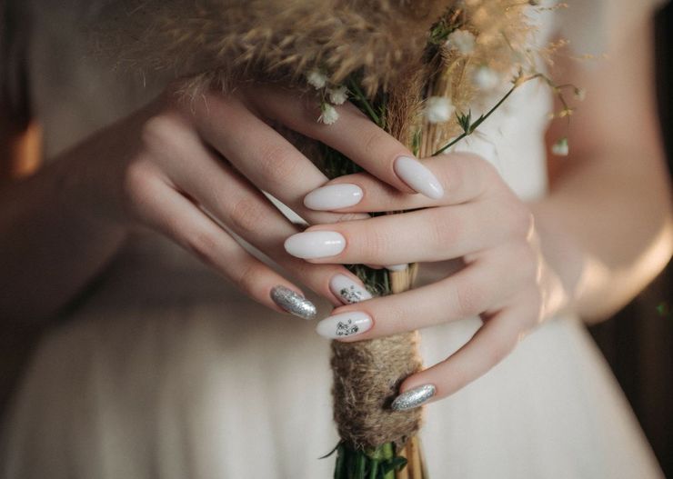 Manicure ślubny – kolory, kształty i zdobienia, które powinnaś rozważyć na swój ślub