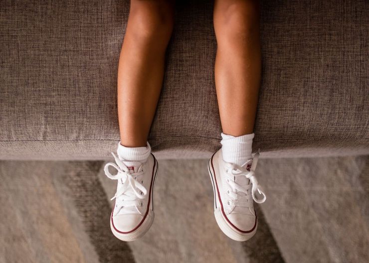 Białe buty dla dziecka na wiosnę – tak czy nie? „Nigdy bym ich nie kupiła synowi”