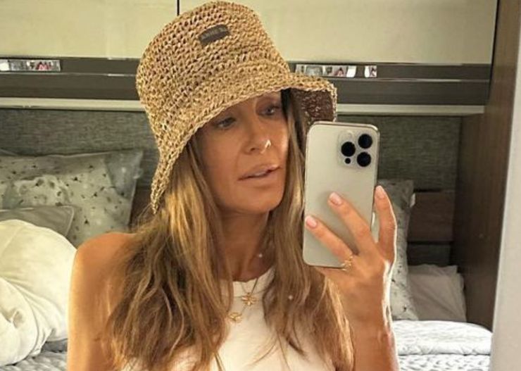 „Jakby dopiero wstała z łóżka”. Małgorzata Rozenek-Majdan tak ubrana po zamku
