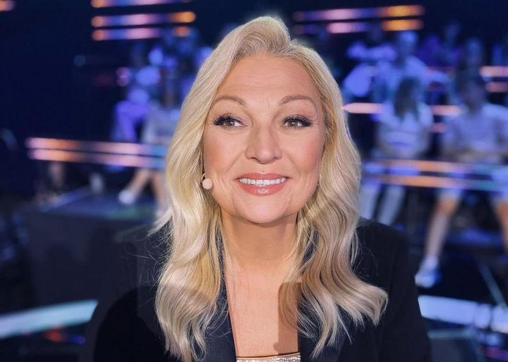 Tak się ubierz w święta, jeśli jesteś po 50. Walewska wie, jak łączyć klasę z wygodą