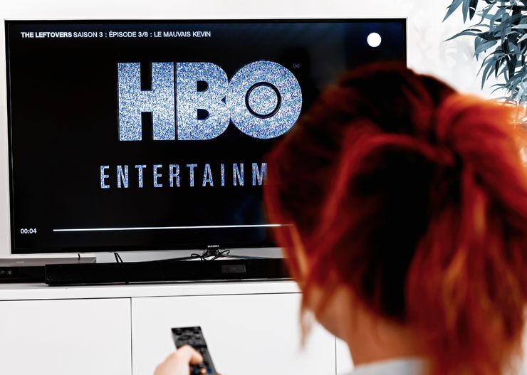 Najlepsze filmy i seriale o modzie i z modą w tle – co obejrzeć na Netflix, HBO, Disney+ i Prime Video?