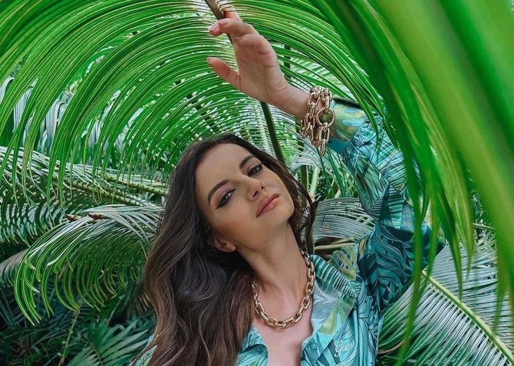 Natalia Janoszek chwali się sylwetką na rajskich wakacjach. Nic sobie nie robi z afery?