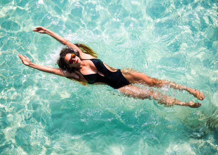 Już nie bikini. Oto najseksowniejszy strój kąpielowy na lato 2024