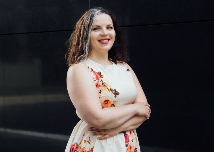 Już wiemy, jakie sukienki na wesele dla puszystych będą modne w 2024. To ideał dla figury plus size