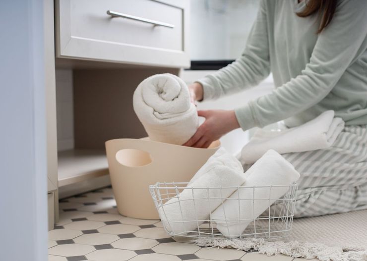 Wiecznie masz bałagan w łazience? Te trzy sposoby pozwolą ci go ogarnąć w 5 minut