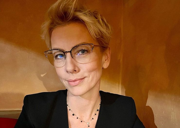 Znamy sposób gwiazd na optyczne wydłużenie nóg. Tak robi Anita Werner