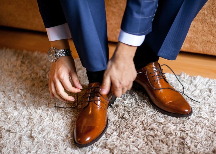 Buty męskie na wesele – jakie może włożyć gość na ślubie? Wszystko, co musisz wiedzieć
