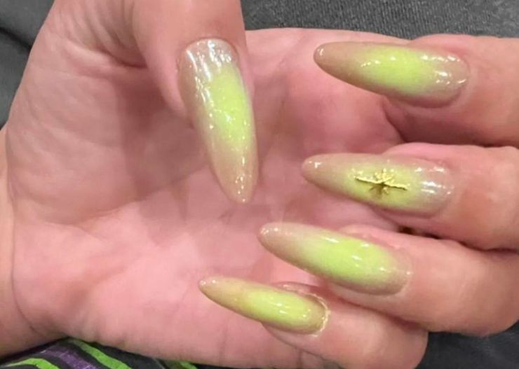 Po tym manicure poznasz, czy ktoś się zna na modzie. „Aura nails” to hit na lato