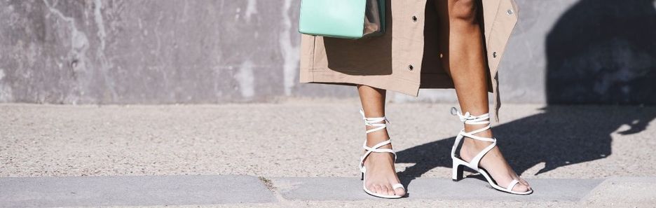 Floss sandals i klapki – do czego nosić najmodniejsze modele letnich butów 2019?