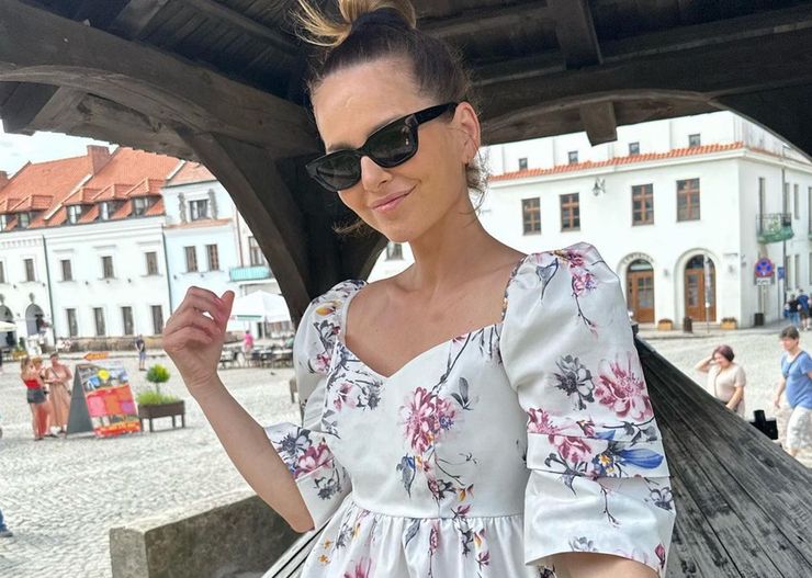 Kosztują mniej niż 89 zł, a zdominują ten sezon. Te sukienki z szafy Pauliny Sykut-Jeżyny znajdziesz teraz na wyprzedaży