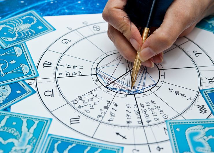 Horoskop modowy na lato 2024. Zobacz, jakie trendy pasują do twojego znaku zodiaku