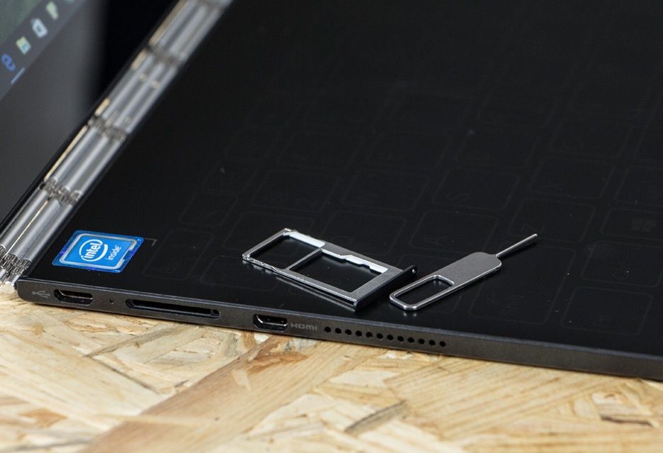 Lenovo Yoga Book gniazdo micro SD i SIM