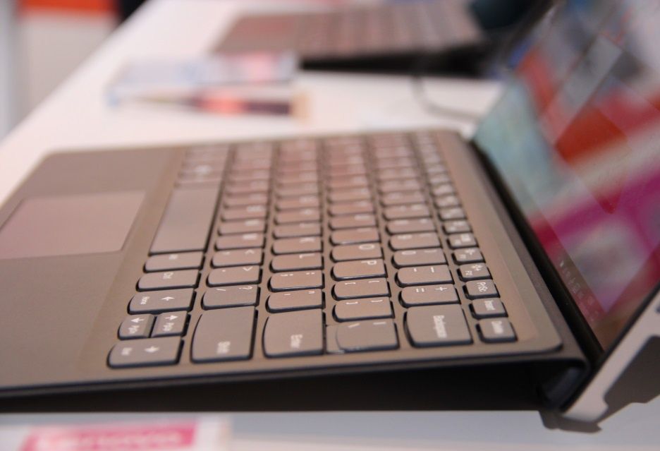 Lenovo MIIX 520 klawiatura