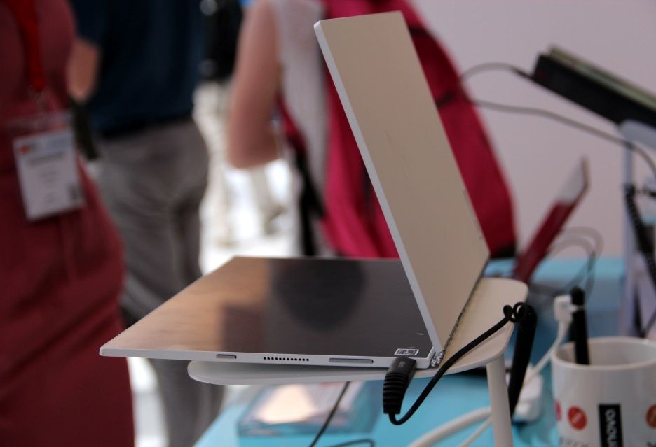 Lenovo Yoga Book biały