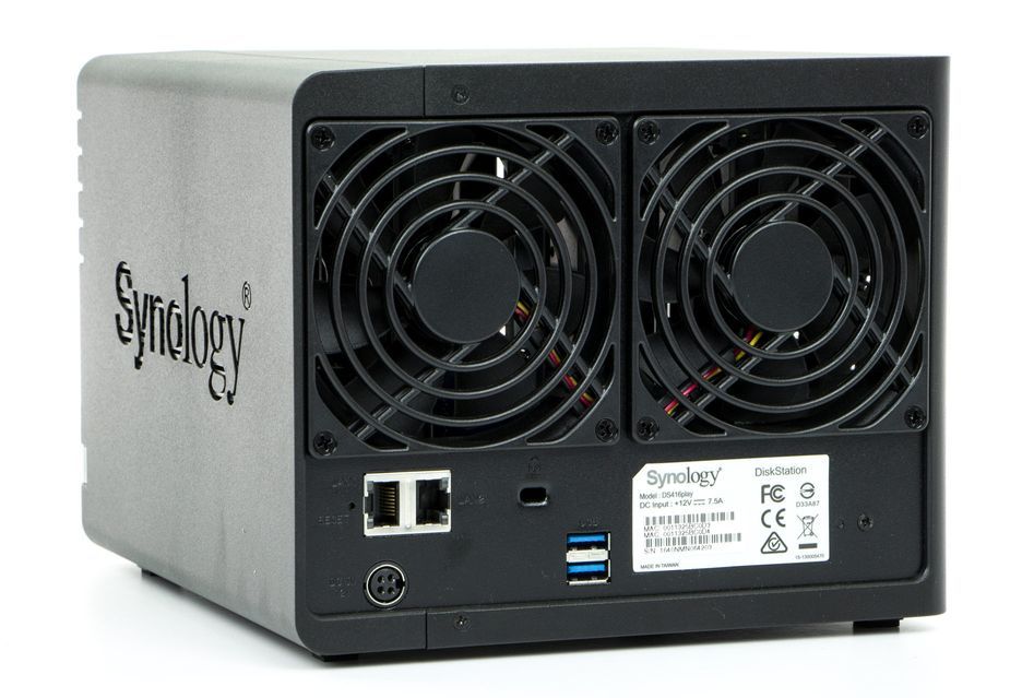 Synology DS416play widok z tyłu