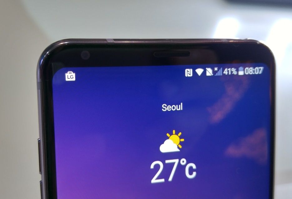 LG V30 zaokrąglona obudowa