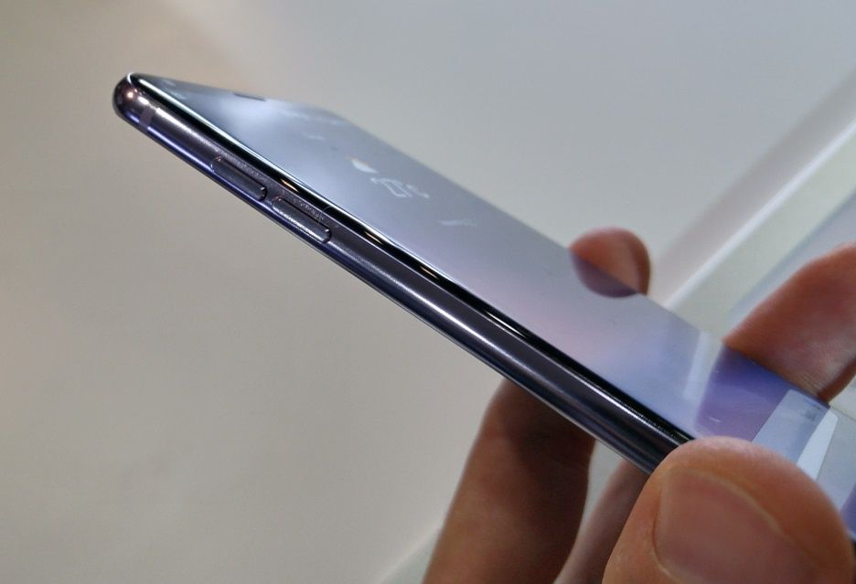 LG V30 w ręce