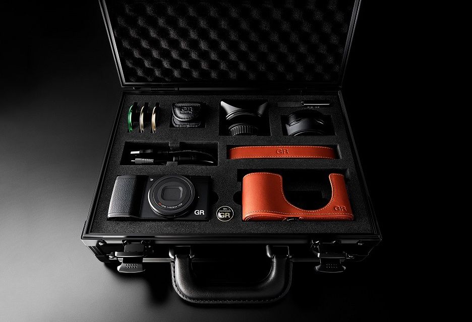 Ricoh GR II Premium Kit