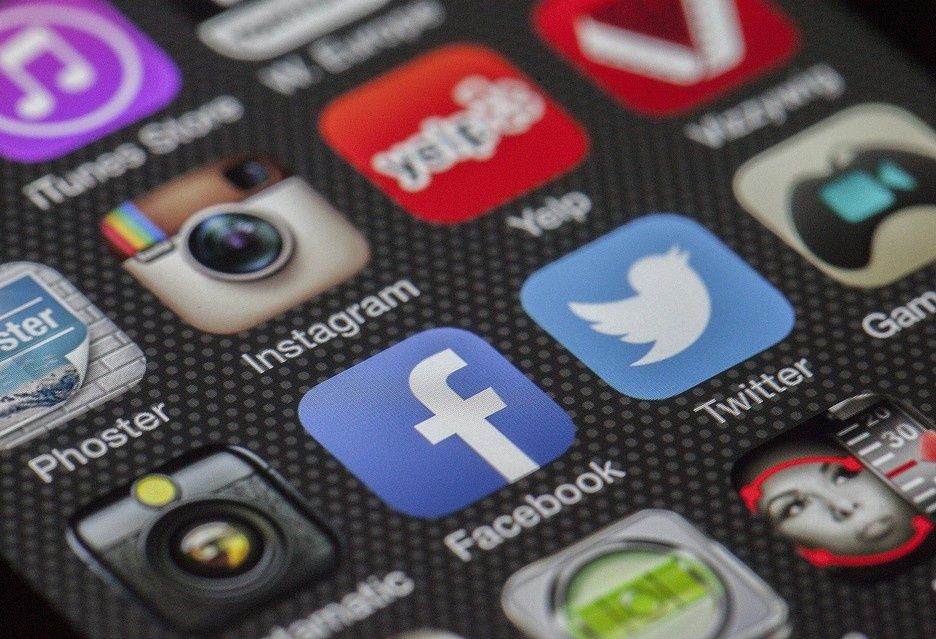 Facebook Twitter Instagram