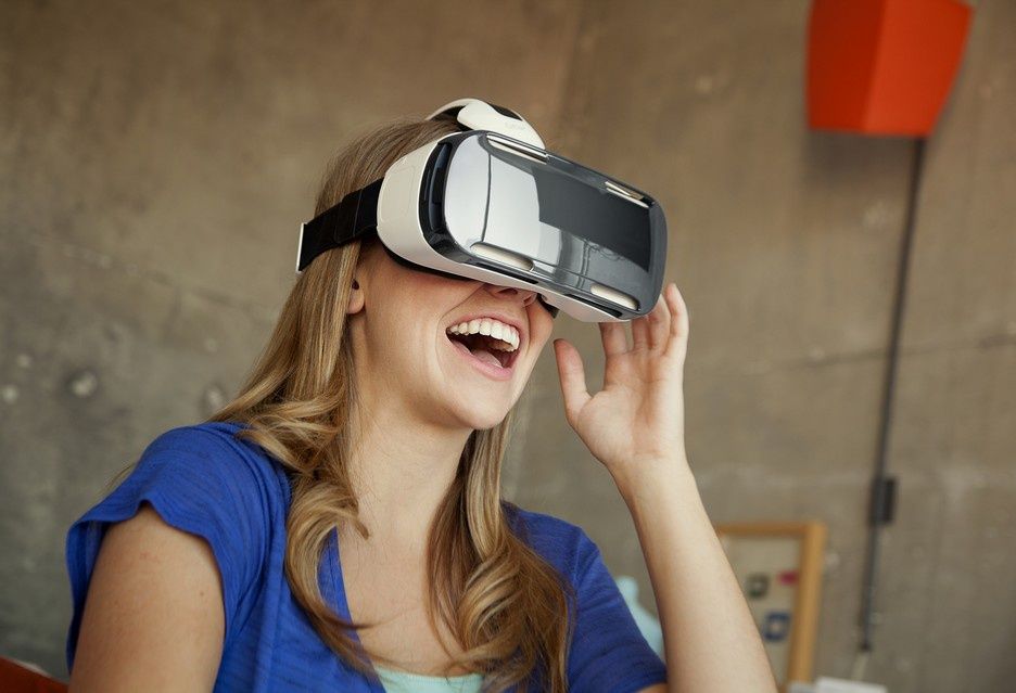 VR