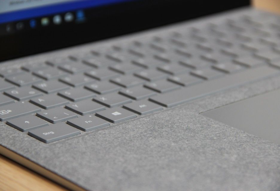 surface laptop klawiatura alcantara