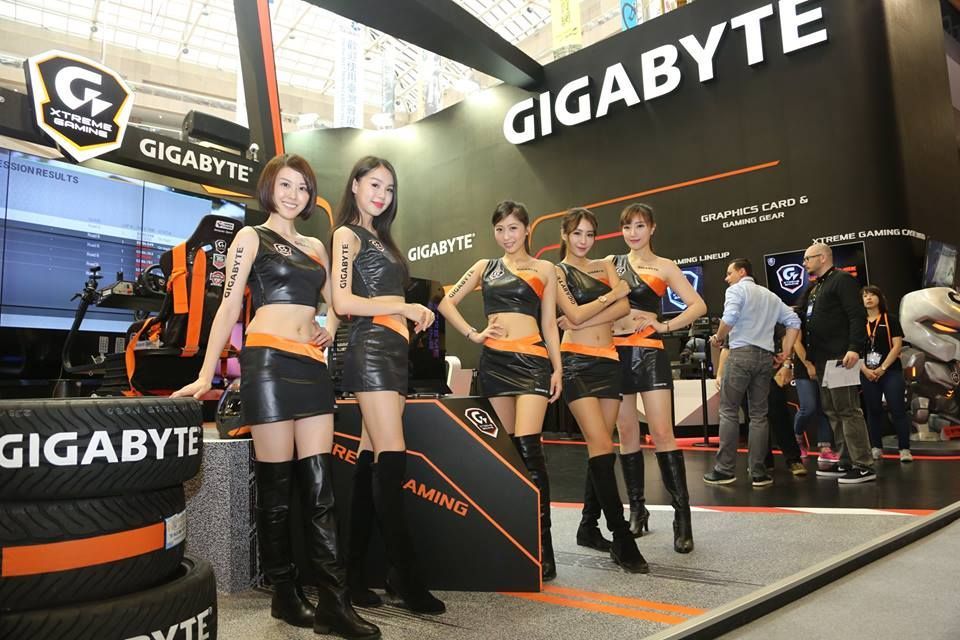 Gigabyte hostessy